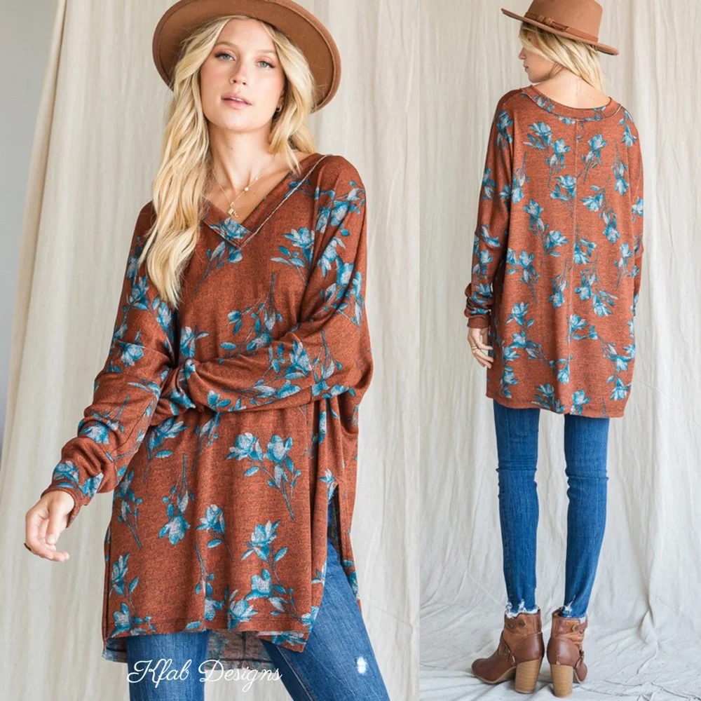 LAST 1! V Neck OVERSIZED Rust/Blue Floral Print Relaxed Fit Side Slit Detail Top - Picture 3 of 7